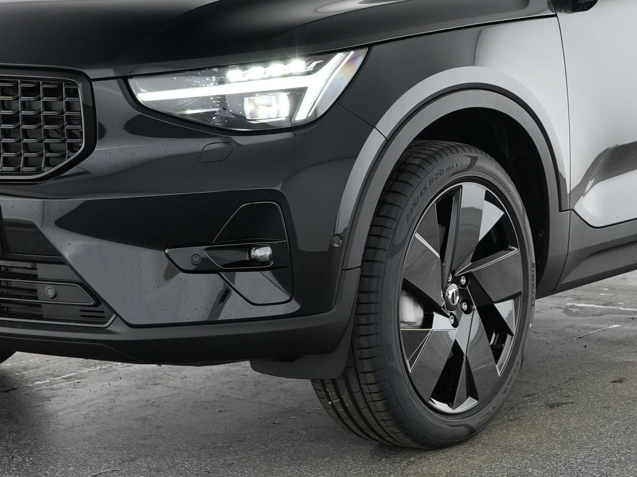 Volvo XC40 B3 Plus Black Edition 2WD !!360°+PANO+ACC!!