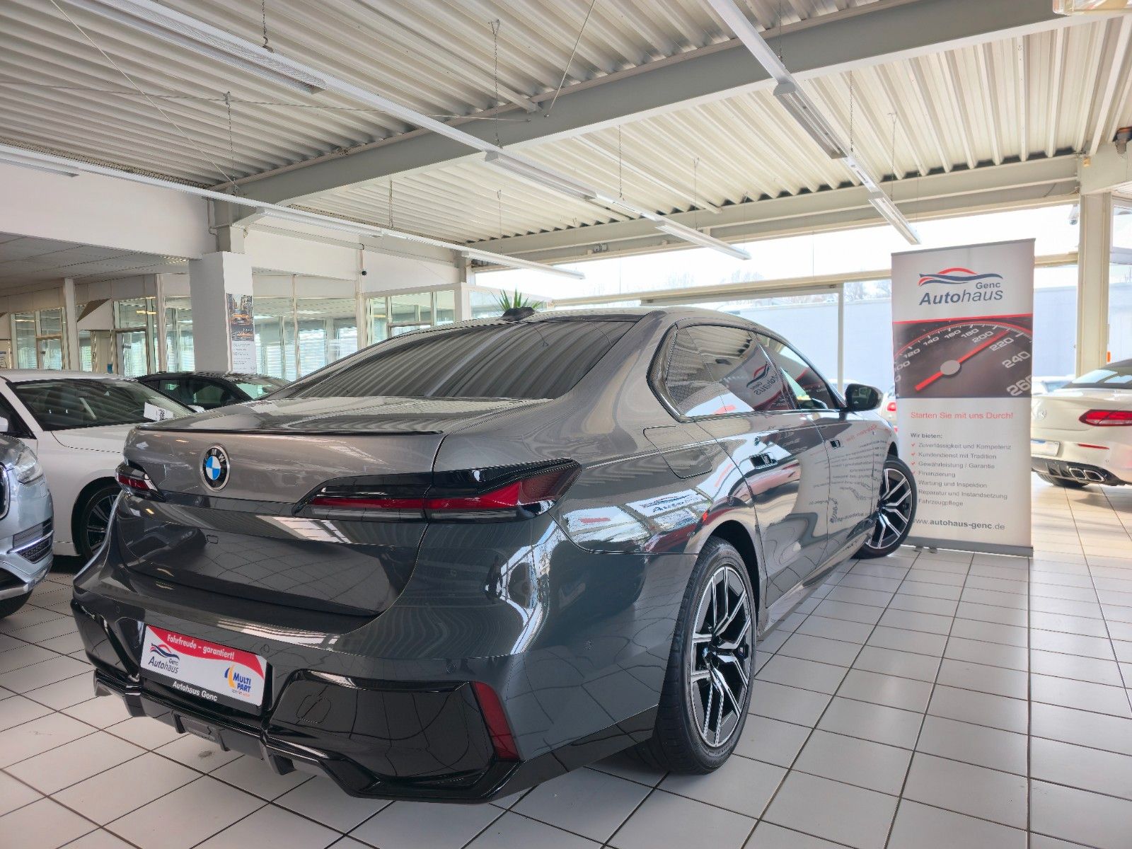 BMW 740d xDrive M Sport Fond Entertaiment B&W Sound