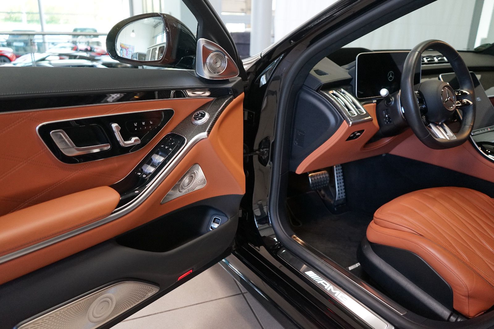 Mercedes-Benz S 63 AMG E-Performance 4M+ L Massage+TV+Panorama