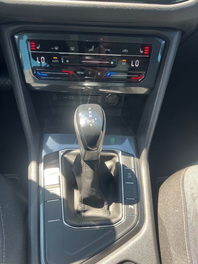 Volkswagen Tiguan LIFE - Samsaru's Car Outlet