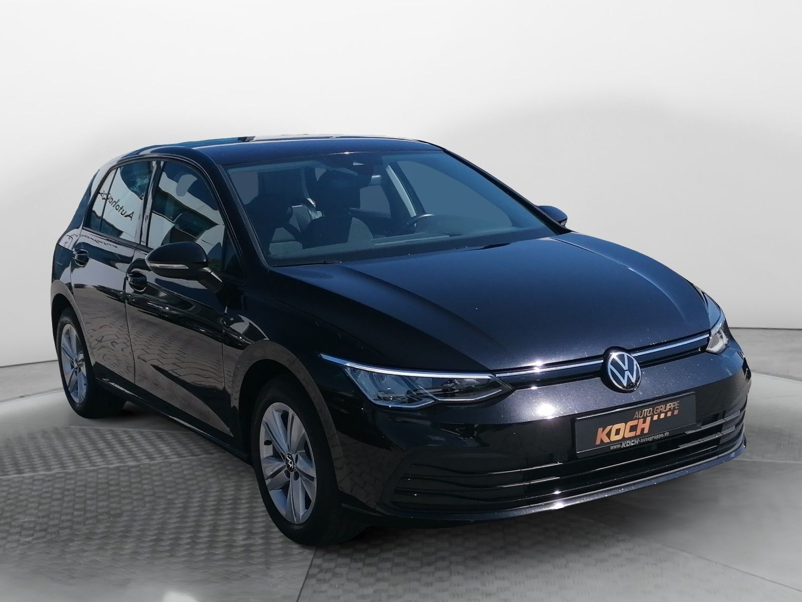 Volkswagen Golf VIII 2.0TDI Life DSG - Samsaru's Car Outlet