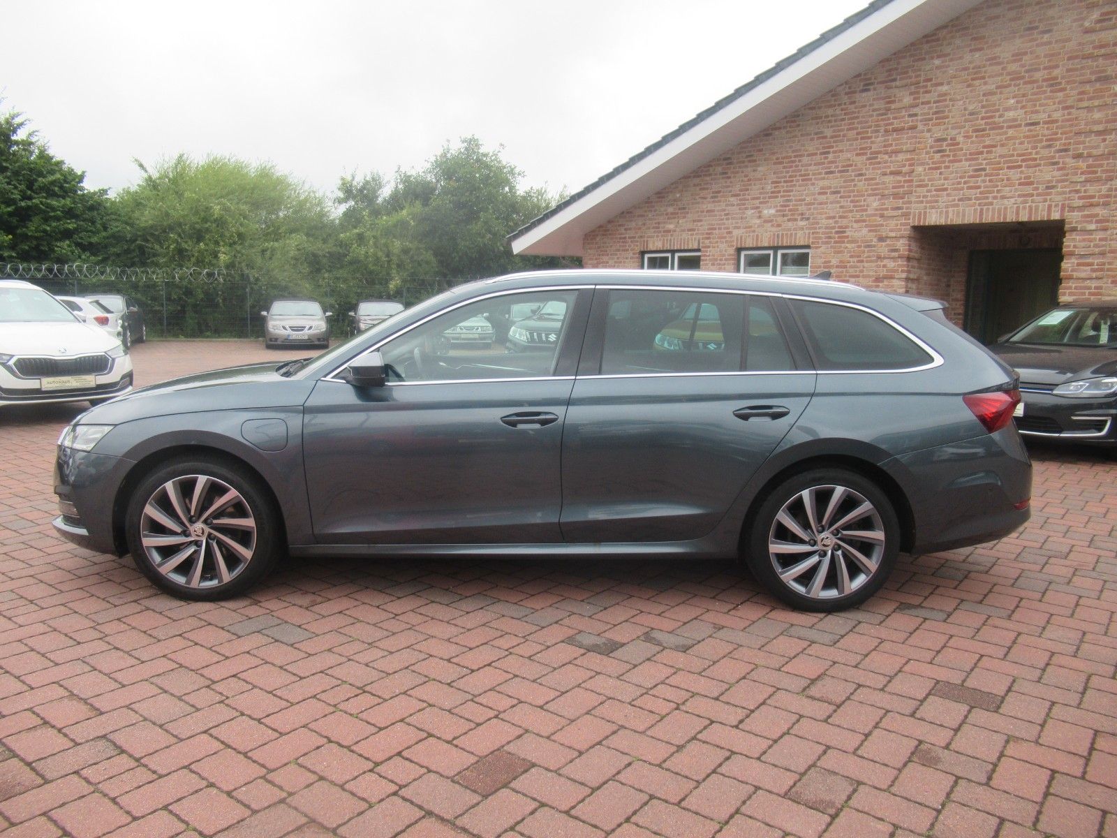 Skoda Octavia Combi Style iV - Samsaru's Car Outlet