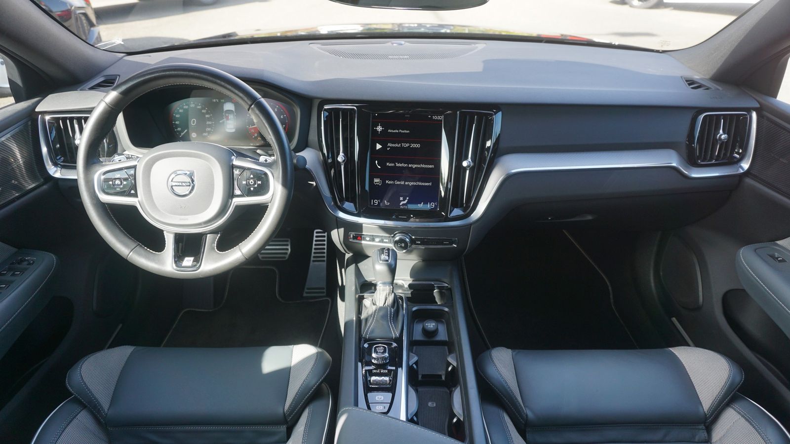 Volvo S60 2.0 R Design LED Navi HarmanKardon Panorama