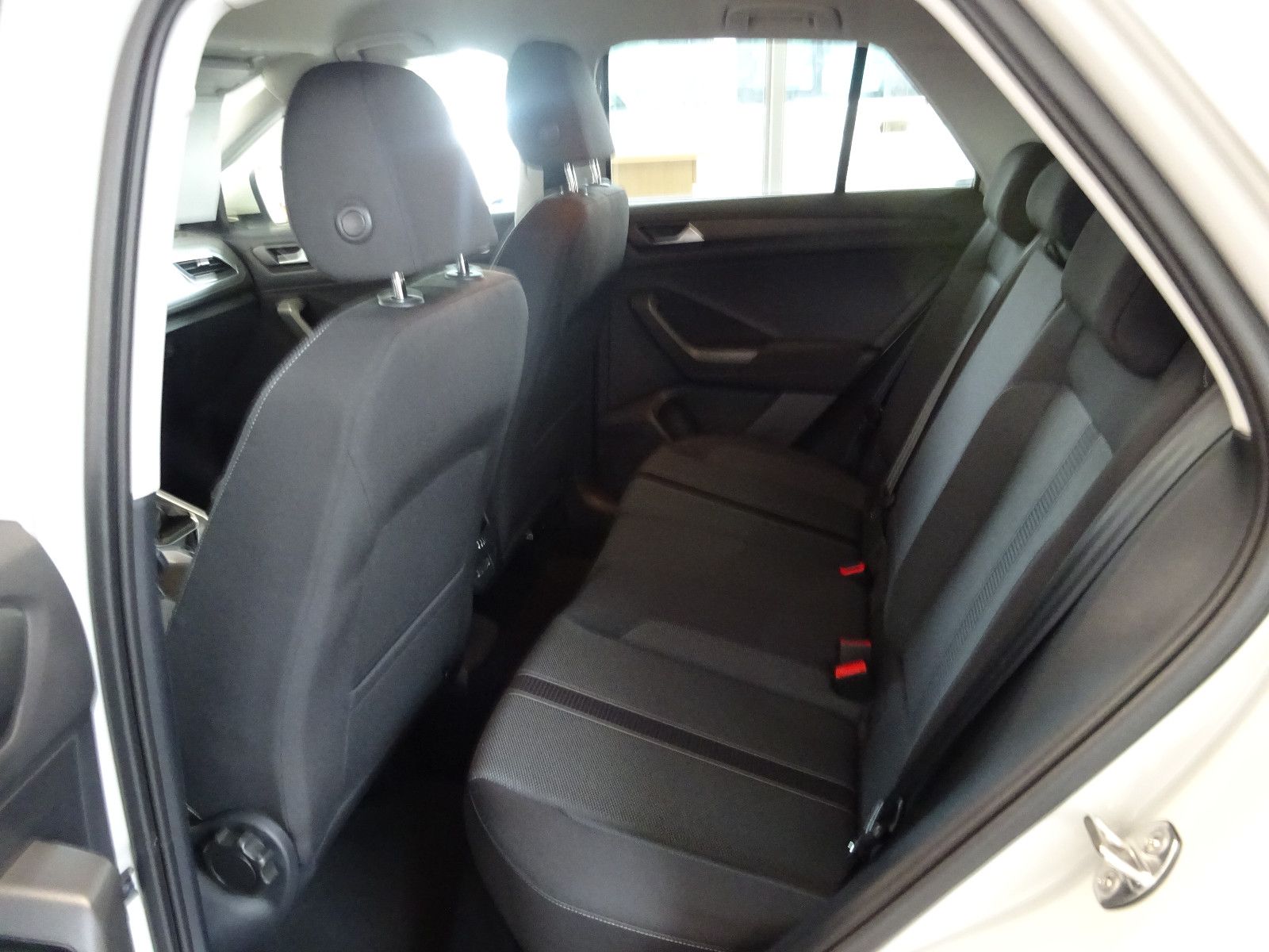 Volkswagen T-Roc 1.5 TSI DSG Life - Samsaru's Car Outlet