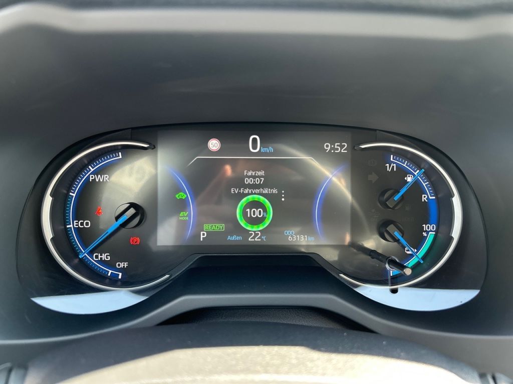 Toyota RAV 4 Plug-in-Hybrid - Samsaru's Car Outlet