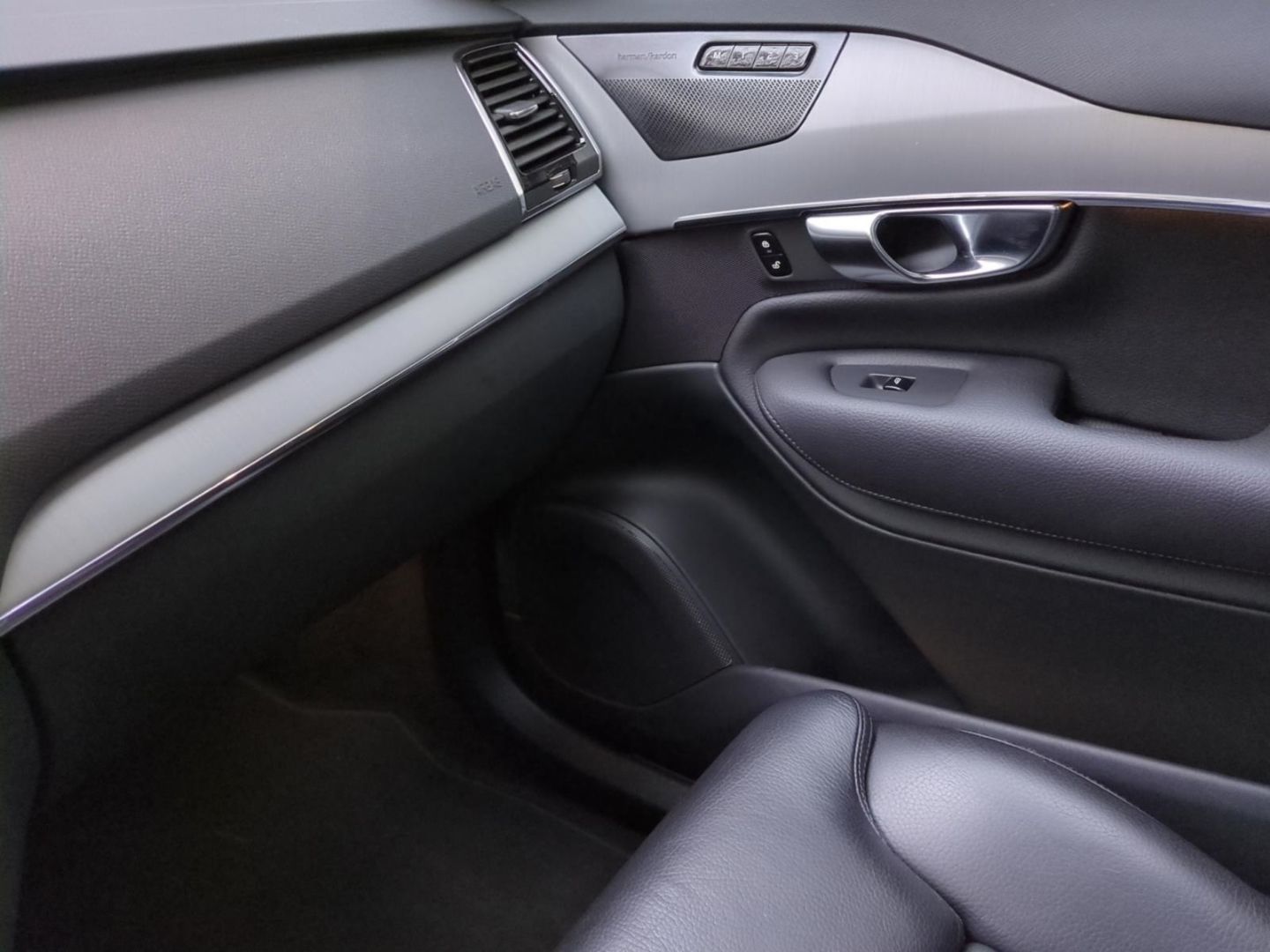 Volvo XC90 T8 Recharge Inscription Expr. *Pano*HUD*AHK