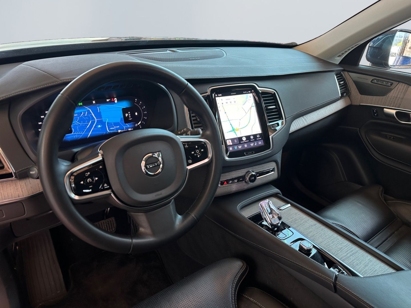 Volvo XC90 B5 AWD Plus Bright M-H *22''*StHz*Pano*360*