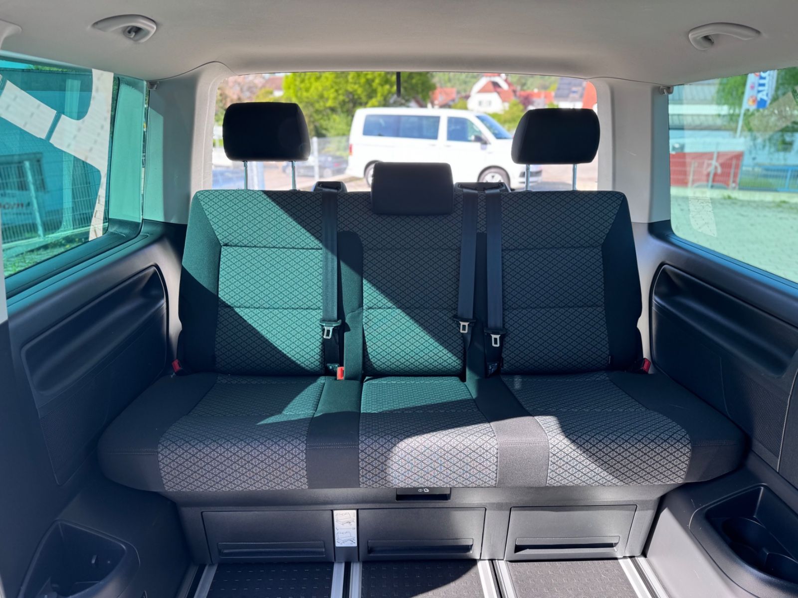 Volkswagen T6.1 Multivan - Samsaru's Car Outlet
