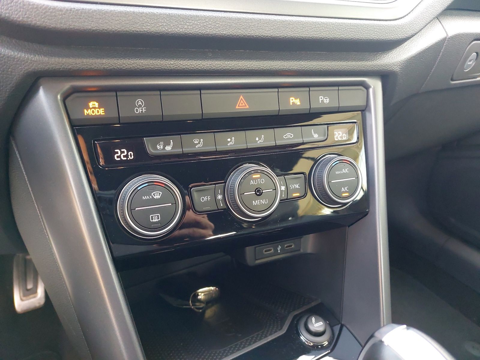 Volkswagen T-Roc R-Line Black - Samsaru's Car Outlet