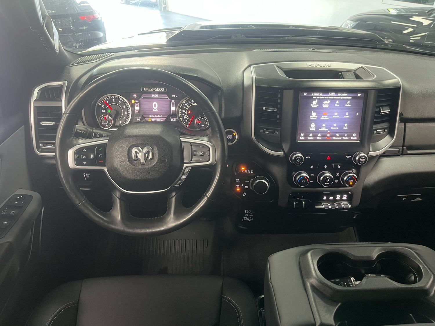 Dodge RAM 5,7l V8 CrewCab/LED/AHK/SHZ/Navi