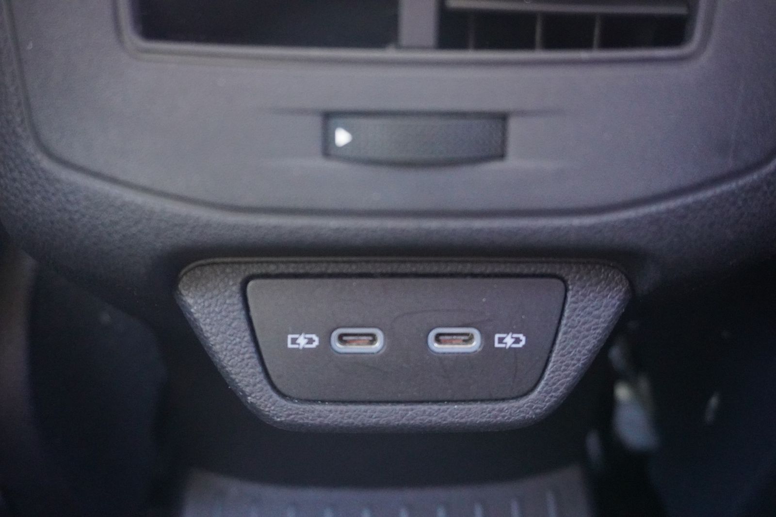 Volkswagen T-Roc 1.5 TSI DSG - Samsaru's Car Outlet