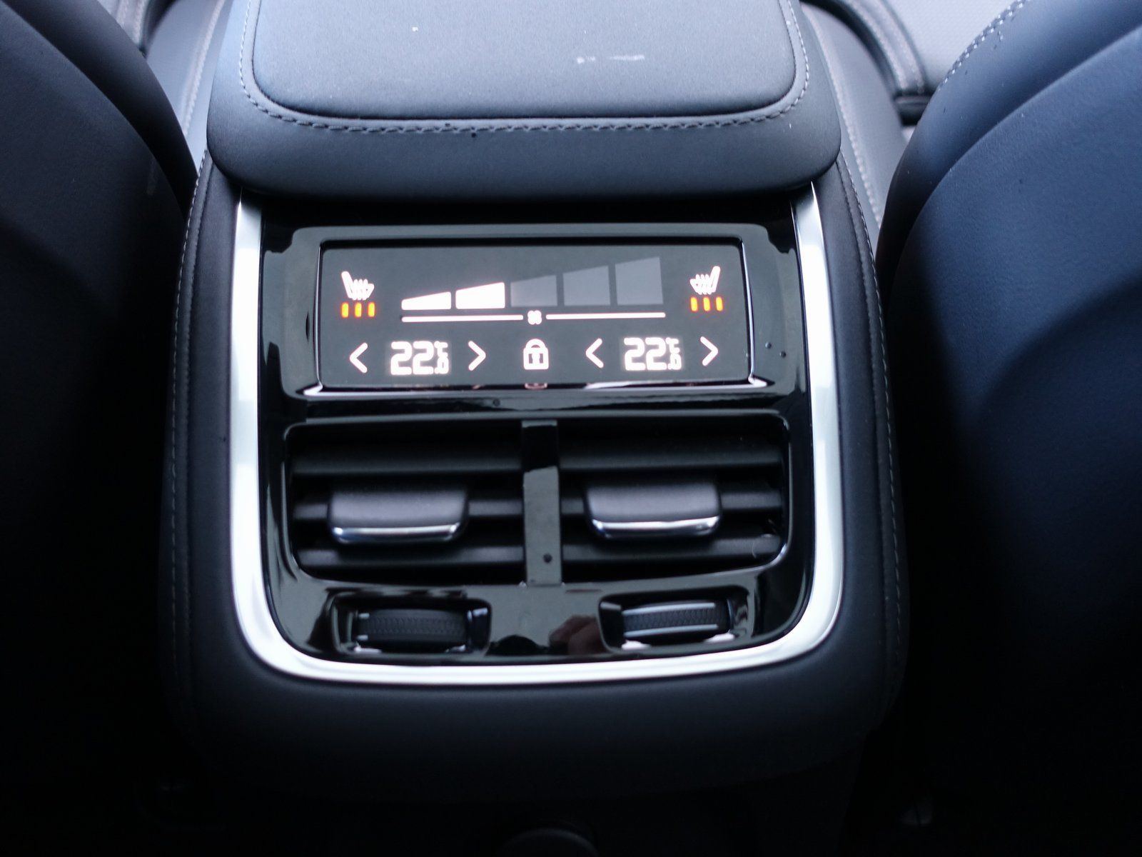 Volvo XC90 Plus Dark T8 AWD Plug-in Hybrid/B&W/Four-C