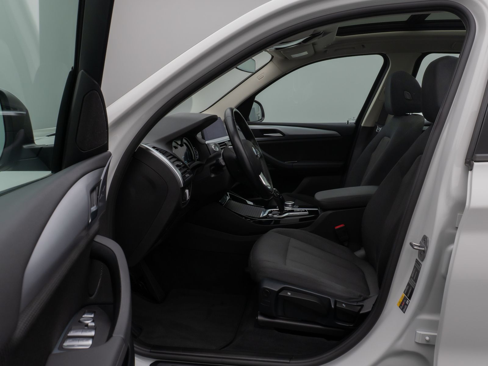 BMW X3 xD30e Panorama Kamera DAB HiFi WLAN Stop&Go