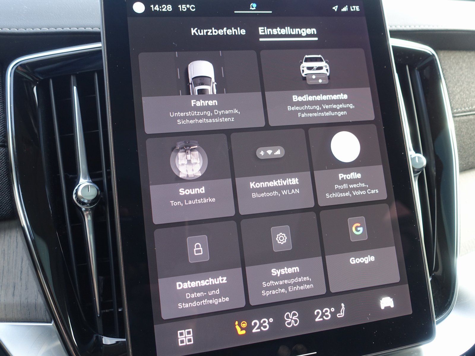 Volvo XC90 Plus Dark T8 AWD Plug-in Hybrid/Pano/FourC/