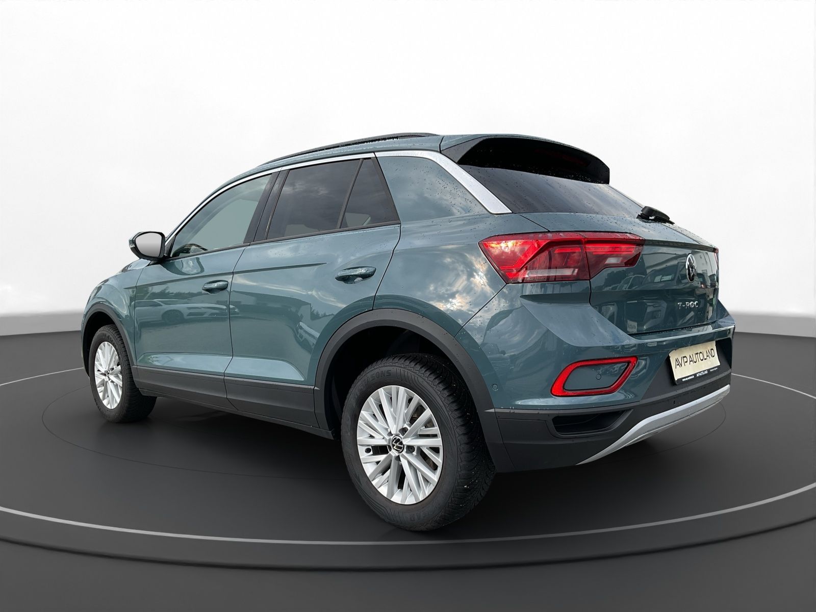 Volkswagen T-Roc 1.0 TSI Life - Samsaru's Car Outlet