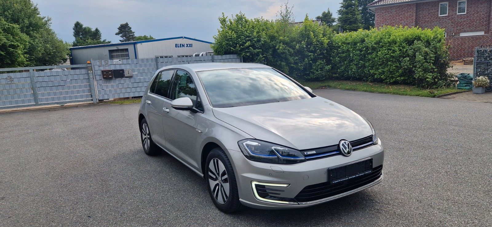 Volkswagen Golf VII e-Golf - Samsaru's Car Outlet
