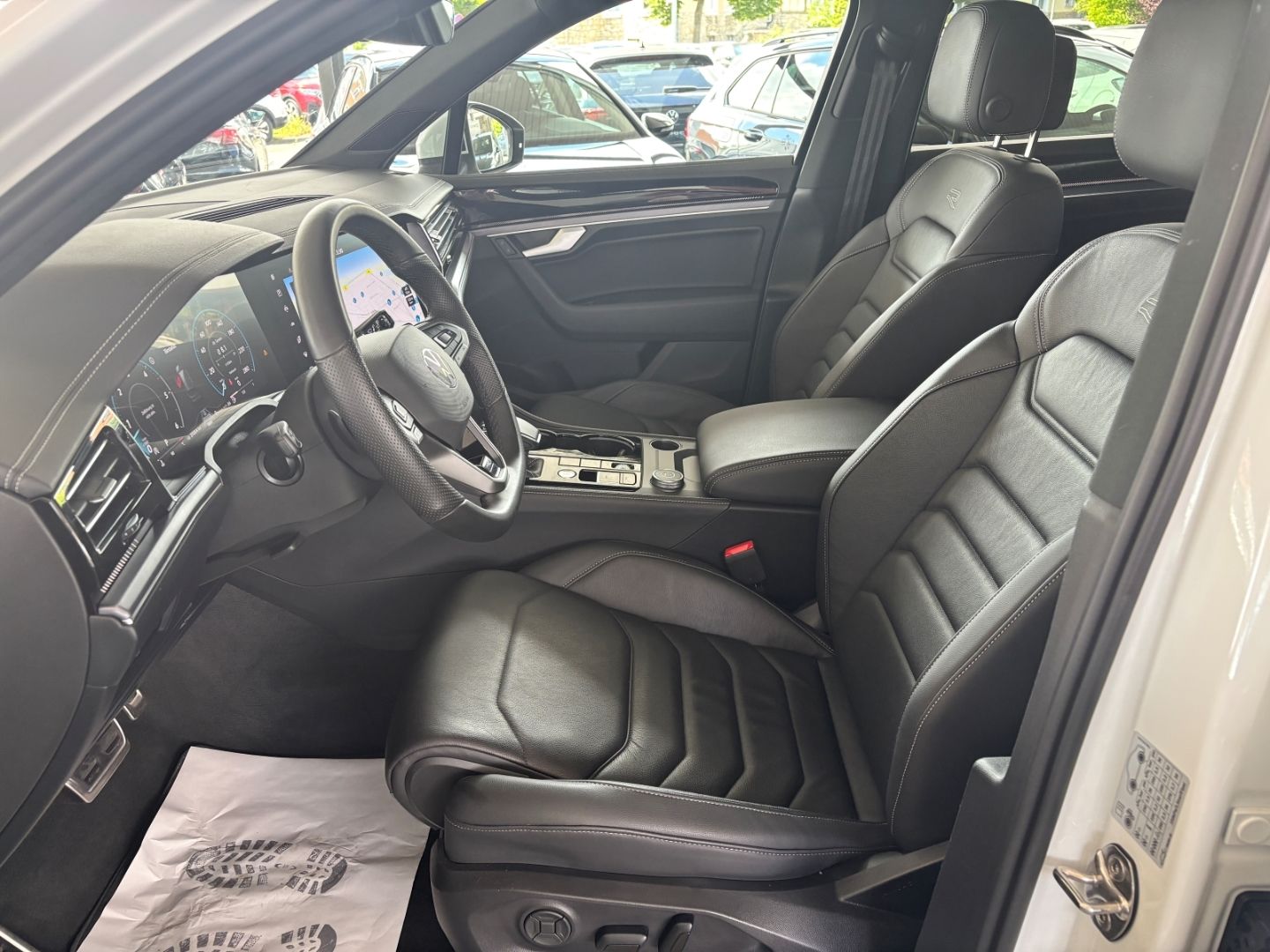 Volkswagen Touareg 3.0 TDI 4Motion R-Line ACC IQ.LIGHT PANO