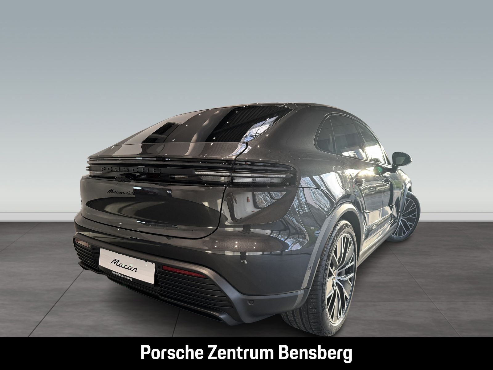 Porsche Macan 4S Electric