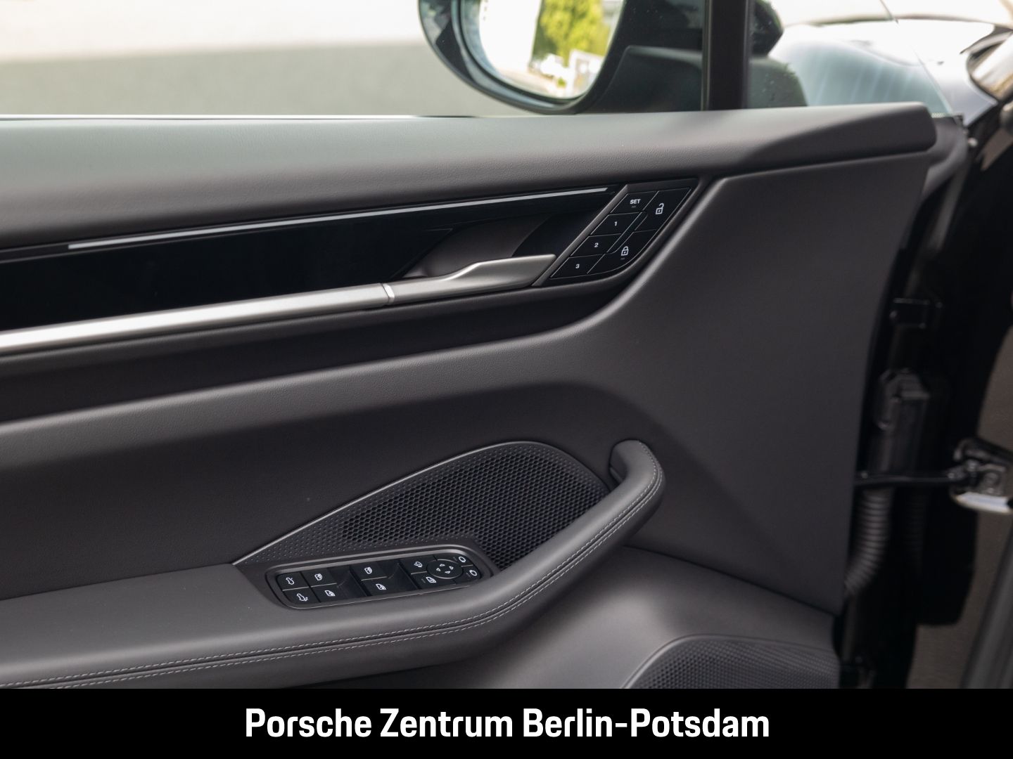 Porsche Macan - Samsaru's Car Outlet