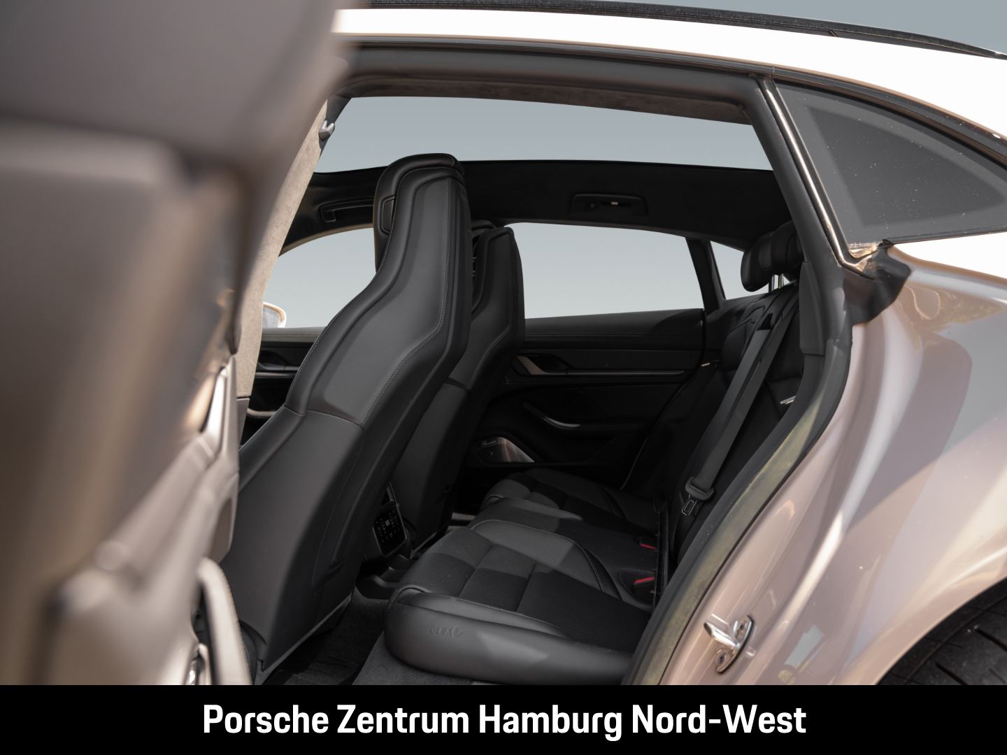 Porsche Taycan Turbo S Cross Turismo Burmester HUD PDCC