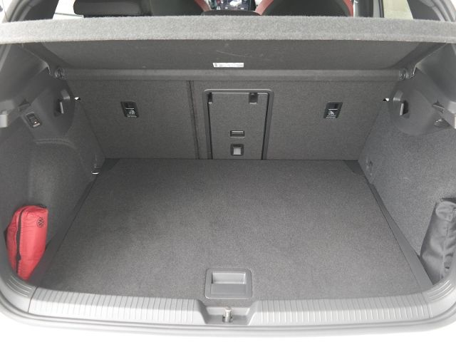 Volkswagen Golf VIII 2.0 TSI GTI DSG - Samsaru's Car Outlet