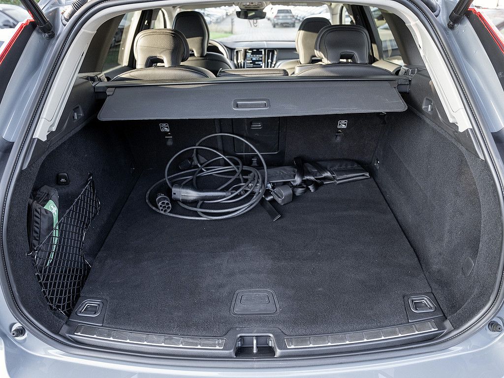 Volvo XC60 T8 R-Design Recharge Plug-In Hybrid AWD H/K