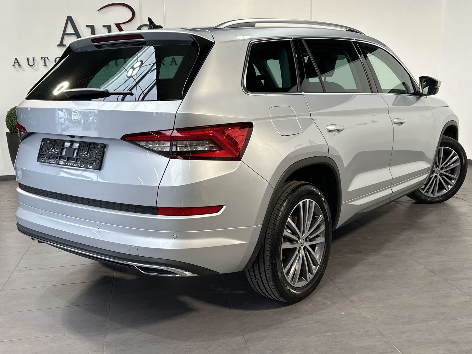 Skoda Kodiaq 2.0 TDI DSG 4x4 L&K NAV+LED+AHK+360°+SHZ