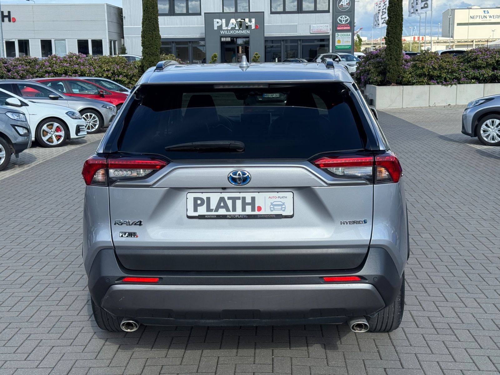 Toyota RAV 4 RAV4 Hybrid 4x4 Lounge - Samsaru's Car Outlet