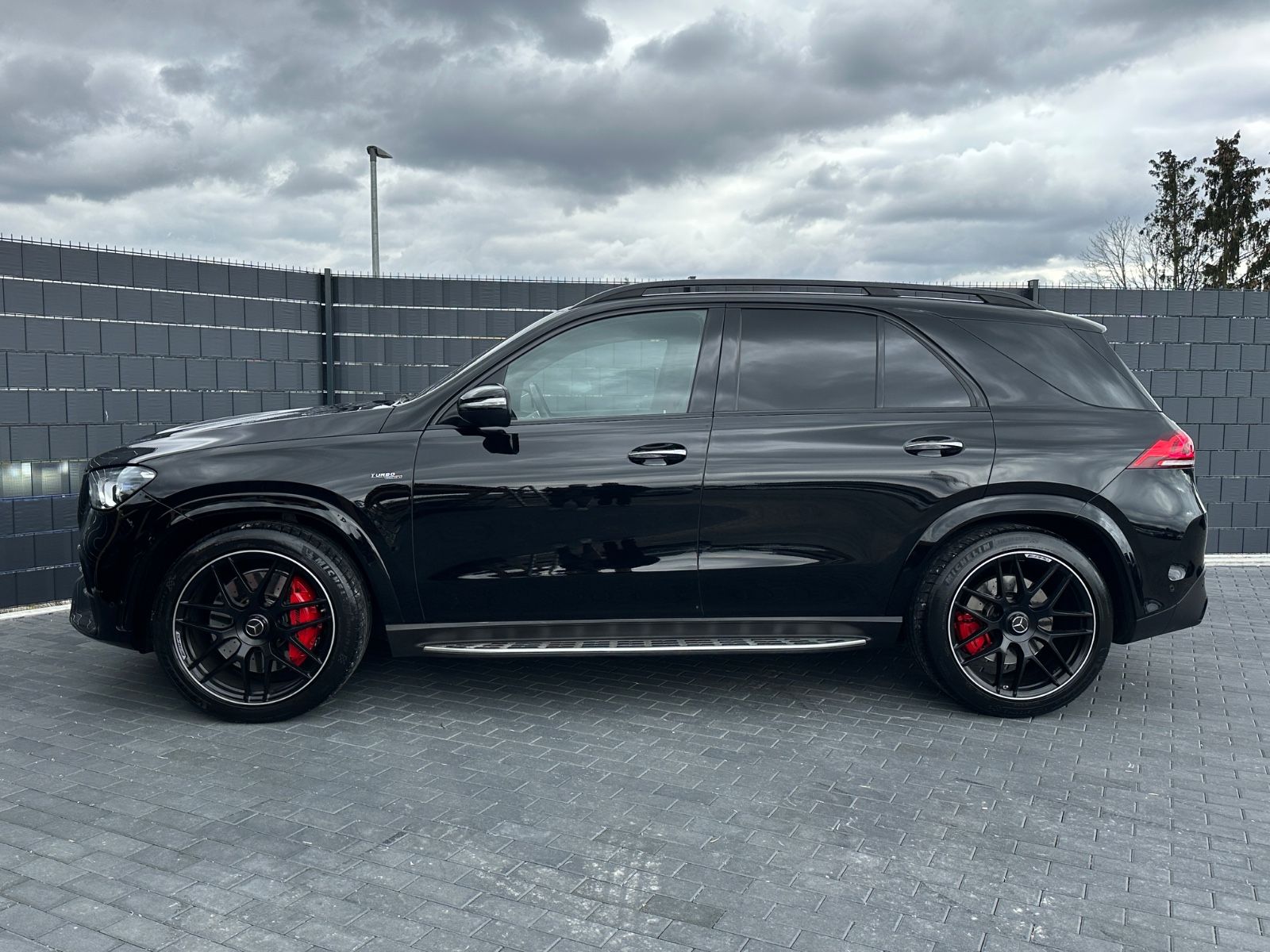 Mercedes-Benz GLE 53 AMG 4M+*9G*DISTR*STHZ*WIDE*TV*7-SITZE*LED