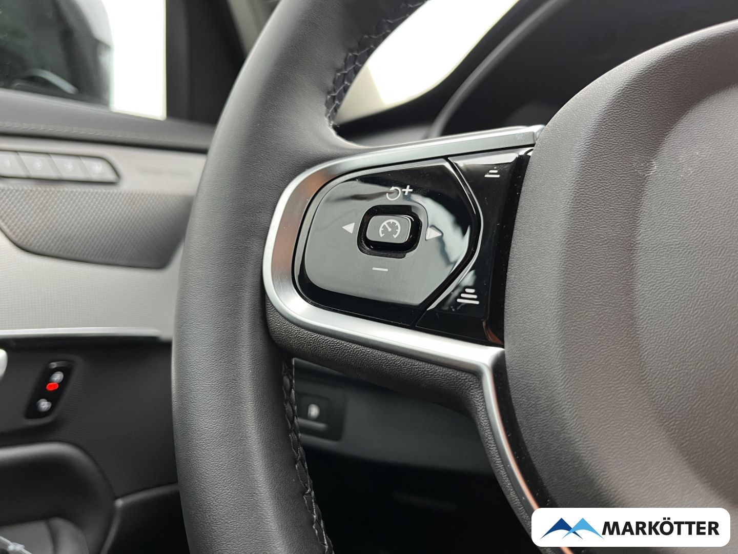 Volvo XC90 T8 AWD Plus Dark ACC/H&K/360°/7-Sitze