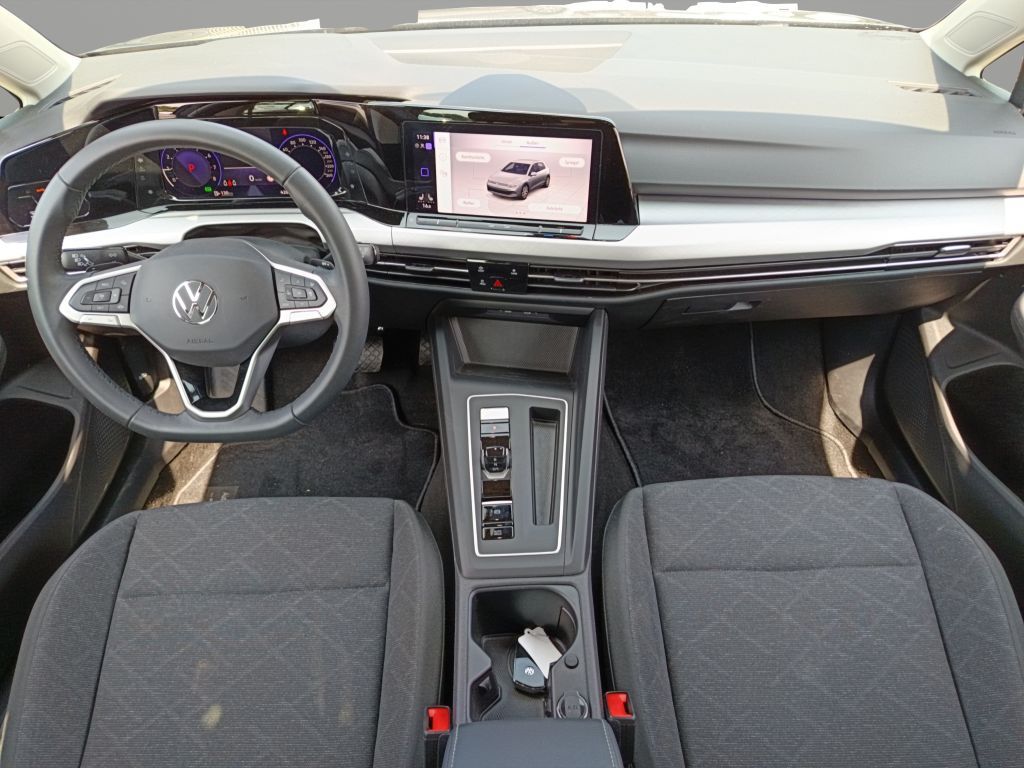 Volkswagen Golf 1.5 eTSI DSG Life - Samsaru's Car Outlet