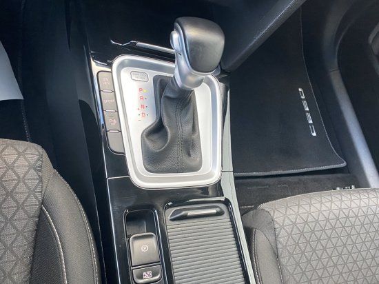Kia Ceed Sportswagon 1.6 GDI DCT Plug-in Hybrid - Samsaru's Car Outlet