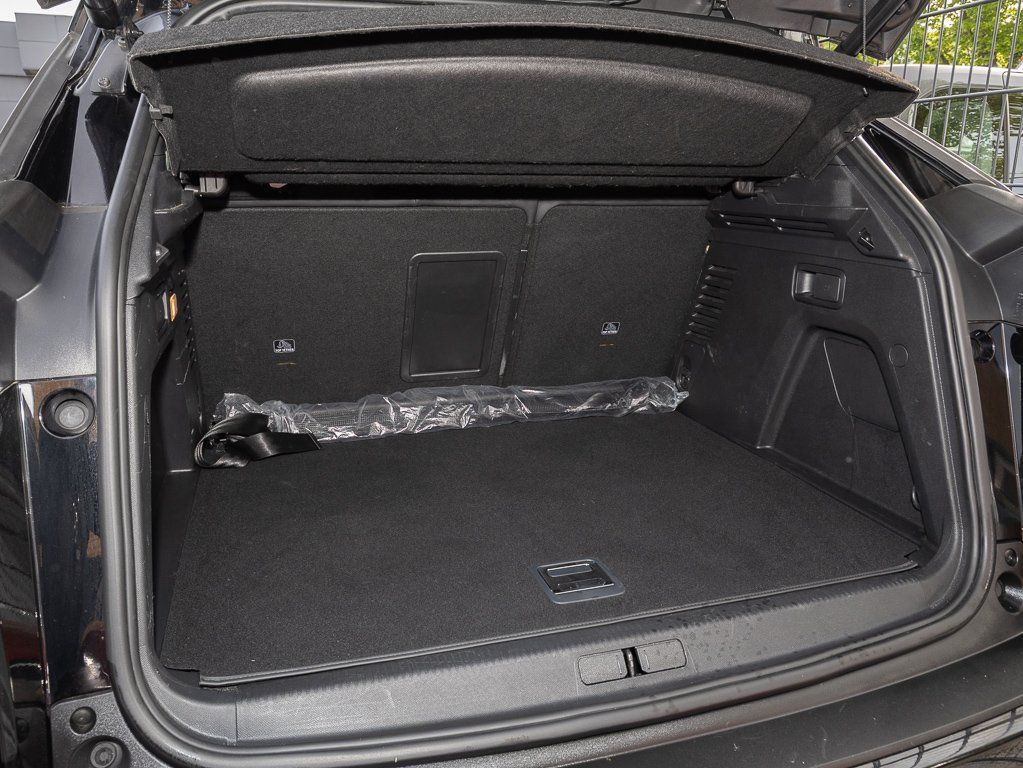 Peugeot 3008 Hybrid 300 GT +OBC7.4kW+AHK+PANO+SHZ+LEDER+
