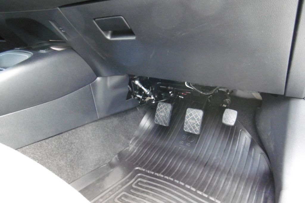 Toyota Corolla Hybrid FAHRSCHULAUTO