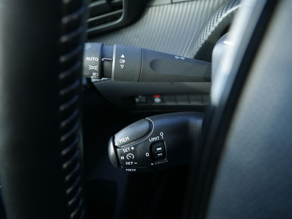 Peugeot e-208 Allure - Samsaru's Car Outlet
