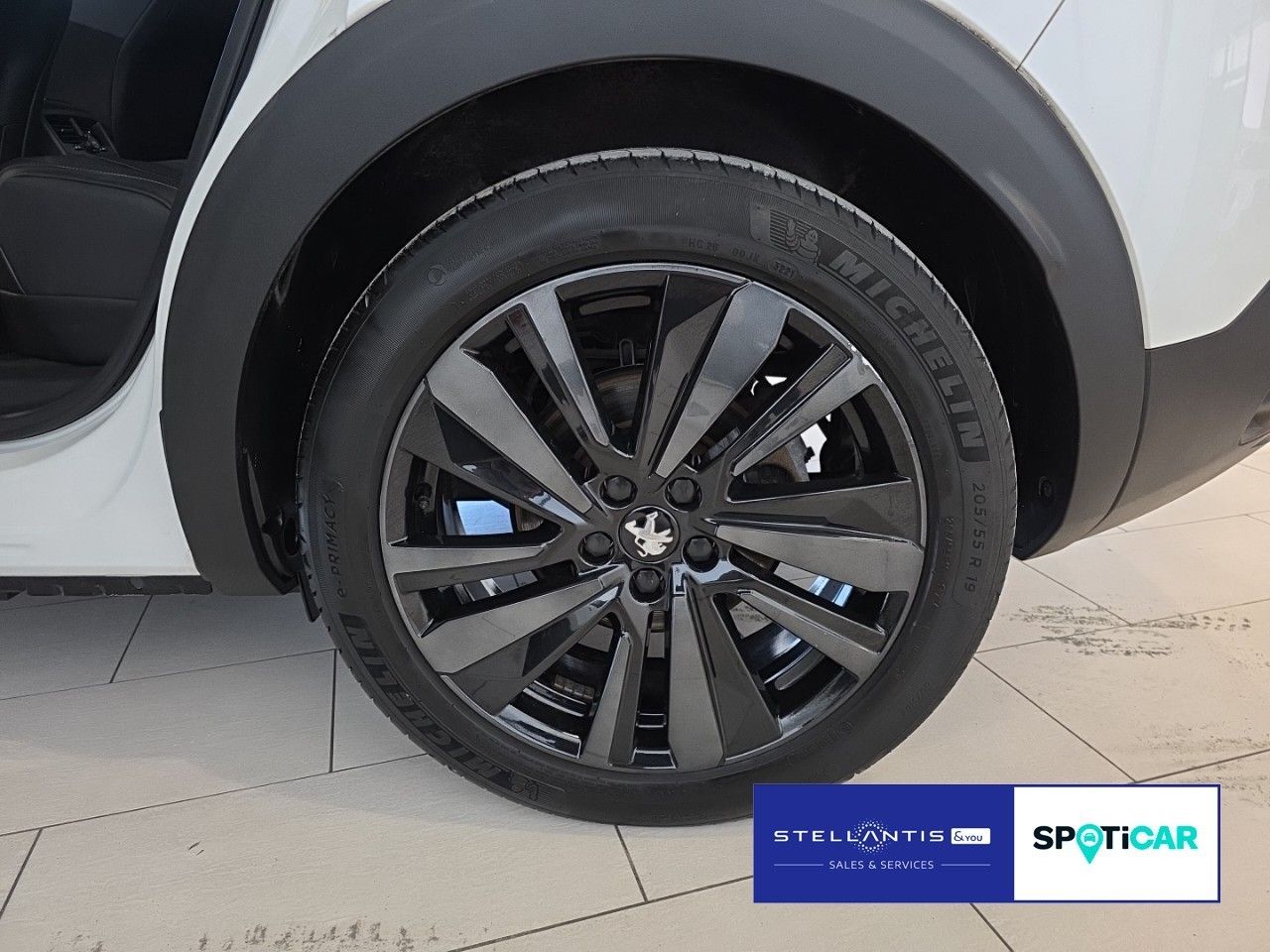 Peugeot 3008 Hybrid 225 GT PANODACH SHZ NAVI CAM