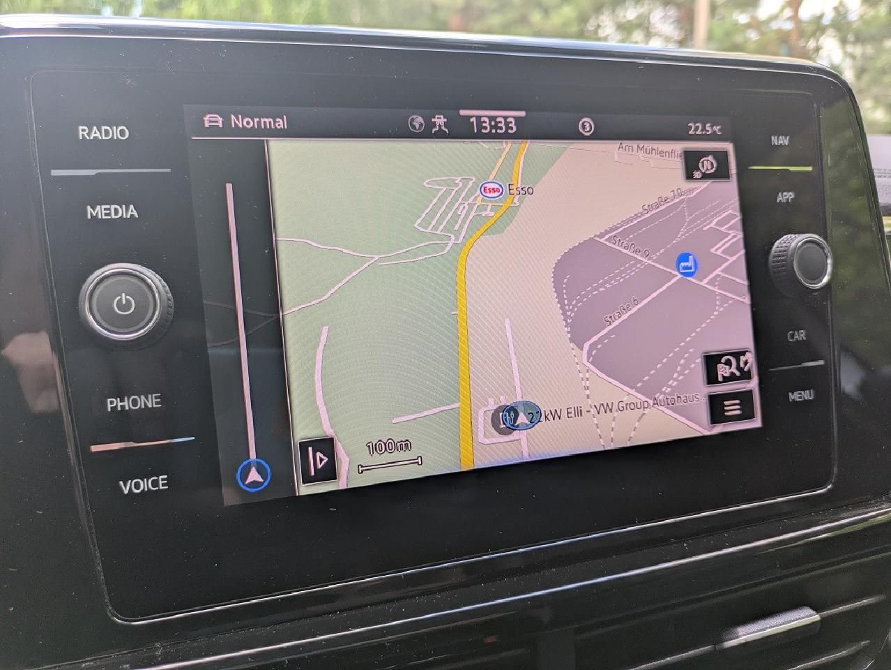 Volkswagen T-Roc 1.5 TSI R-Line DSG - Samsaru's Car Outlet