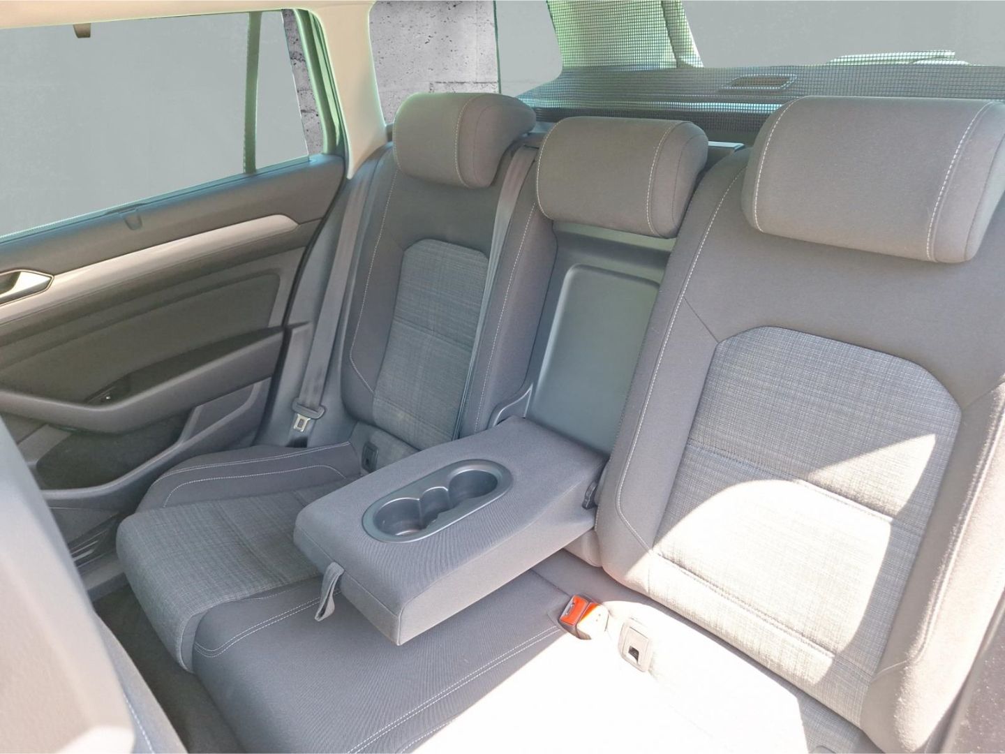 Volkswagen Passat 2.0 TSI BMT Business - Samsaru's Car Outlet