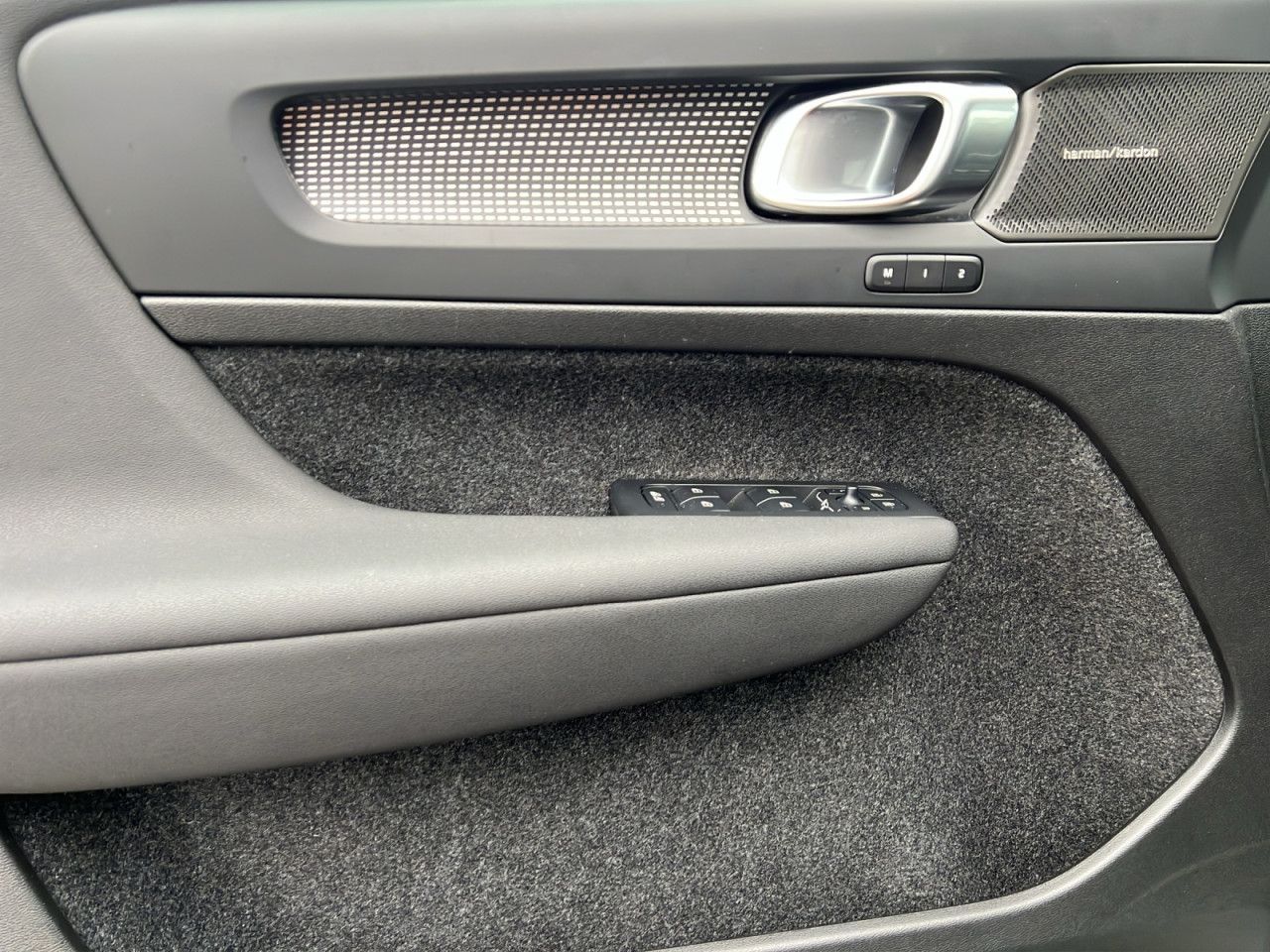 Volvo XC40 B3 Ultra Black Edition AHK BUSINESS PAKET