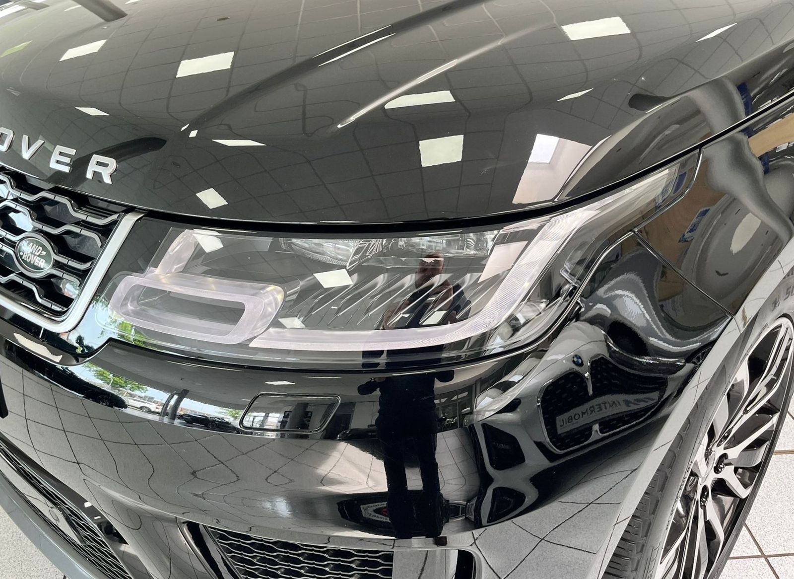 Range Rover Sport HSE P400e - Samsaru's Car Outlet
