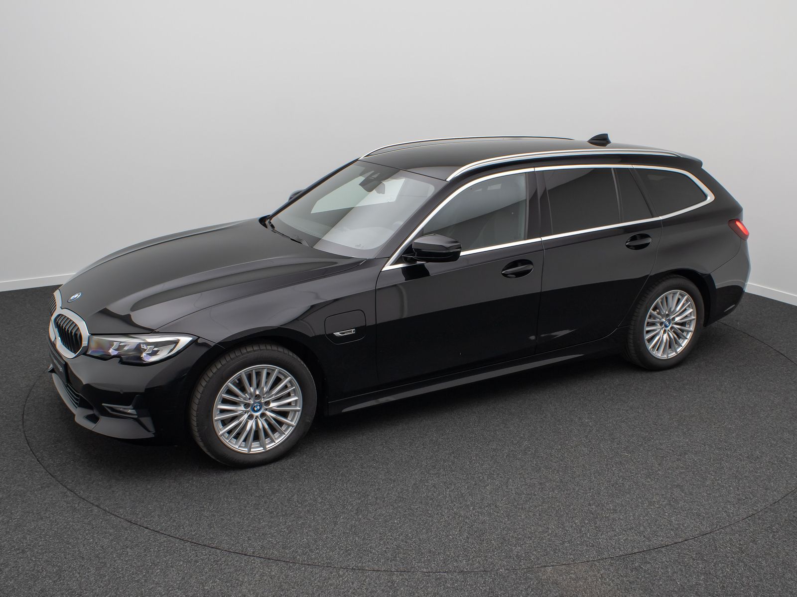 BMW 320e Sport Line - Samsaru's Car Outlet