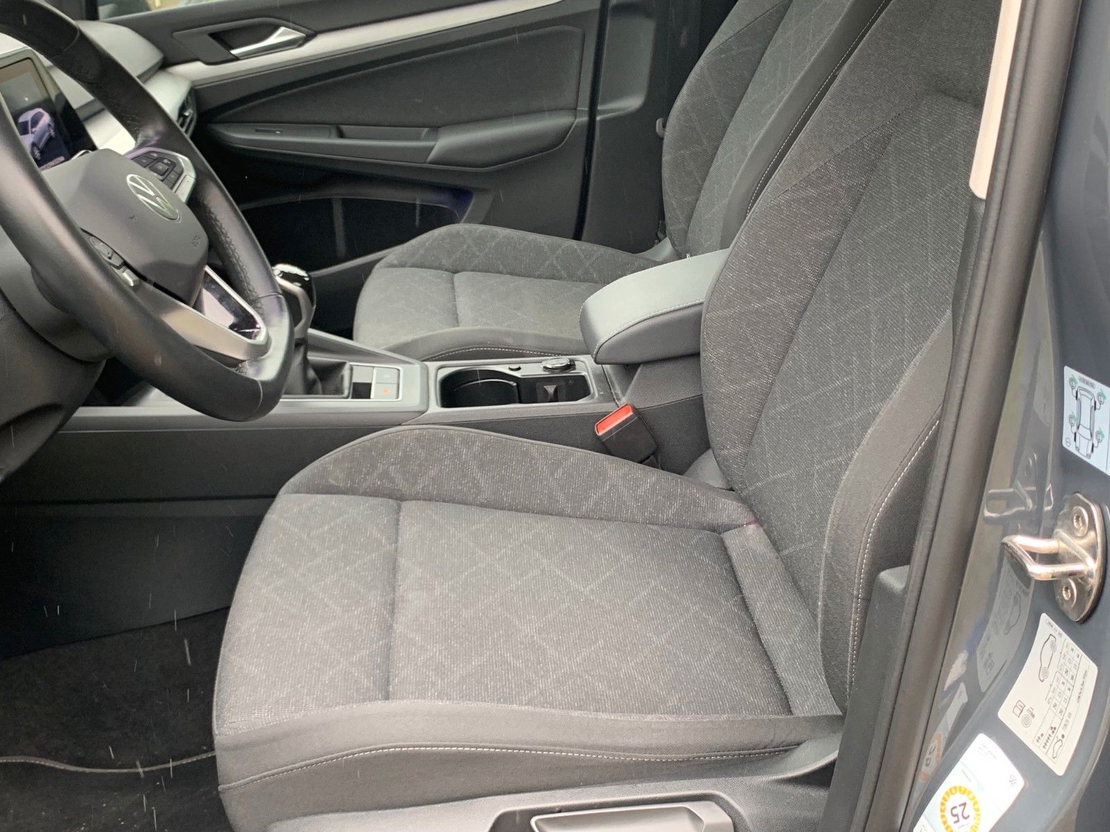 Volkswagen Golf VIII Variant Life - Samsaru's Car Outlet