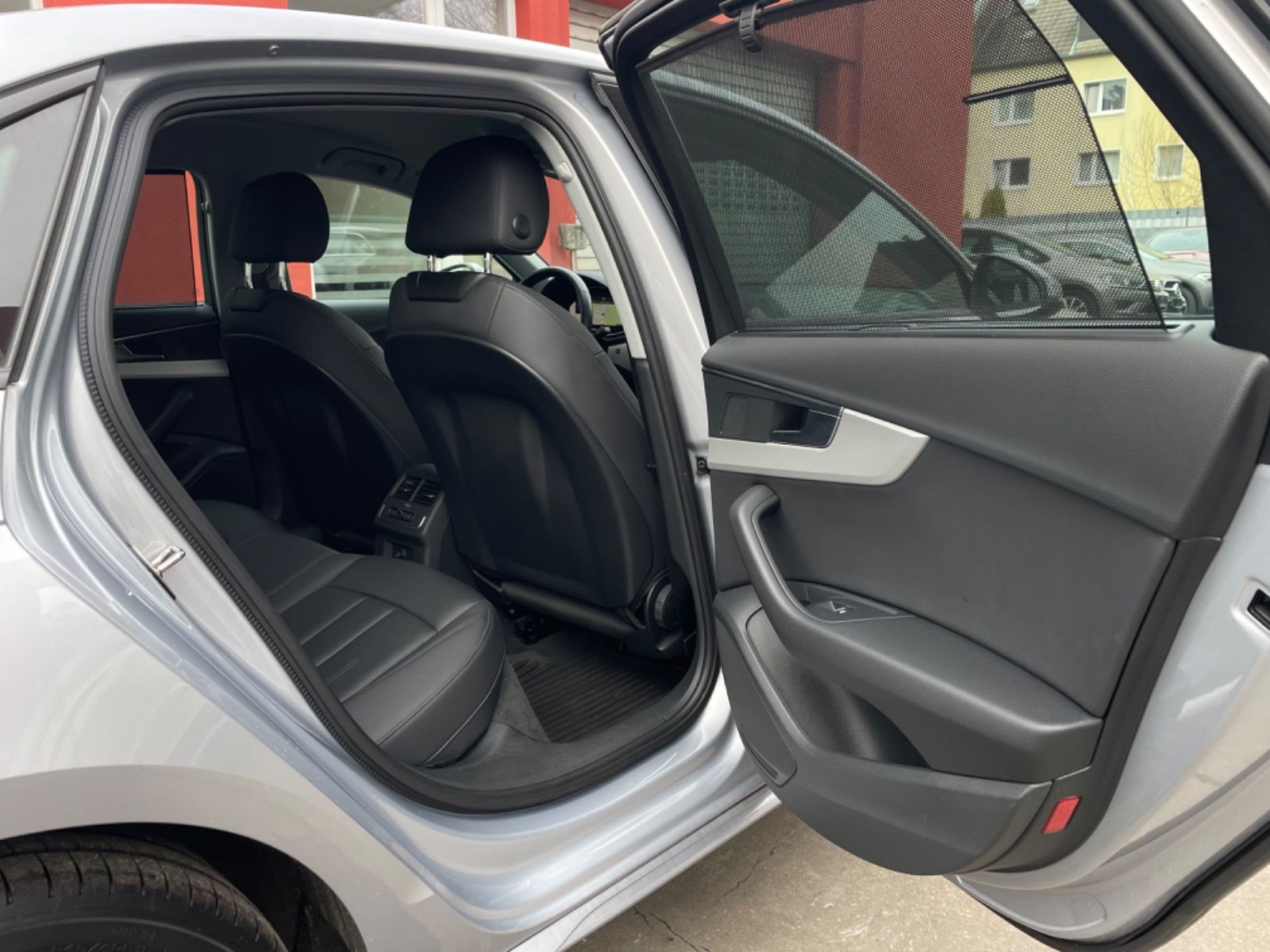 Audi A4 Lim. 40 TDI quattro advanced