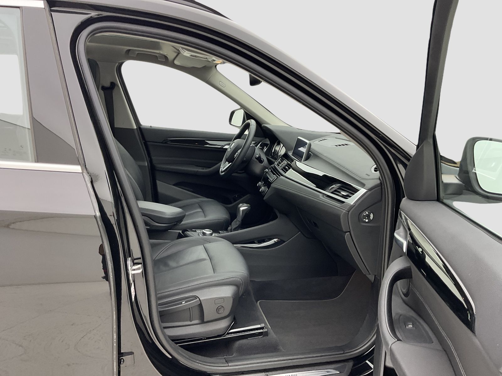BMW X1 xDrive25e - Samsaru's Car Outlet