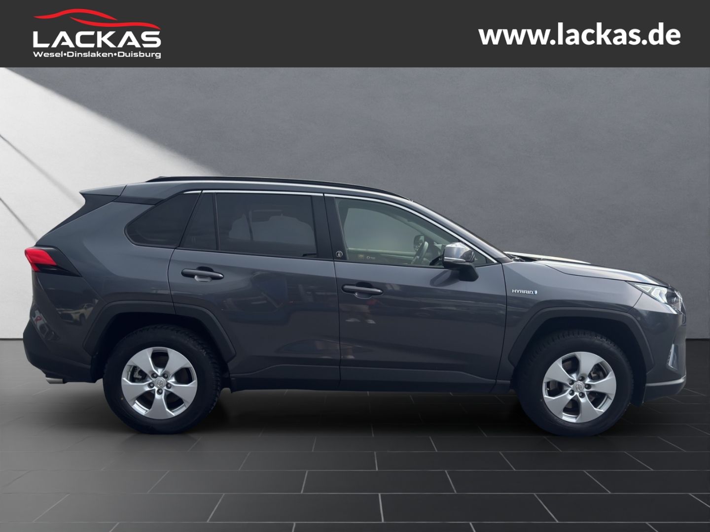 Toyota RAV 4 Hybrid - Samsaru's Car Outlet