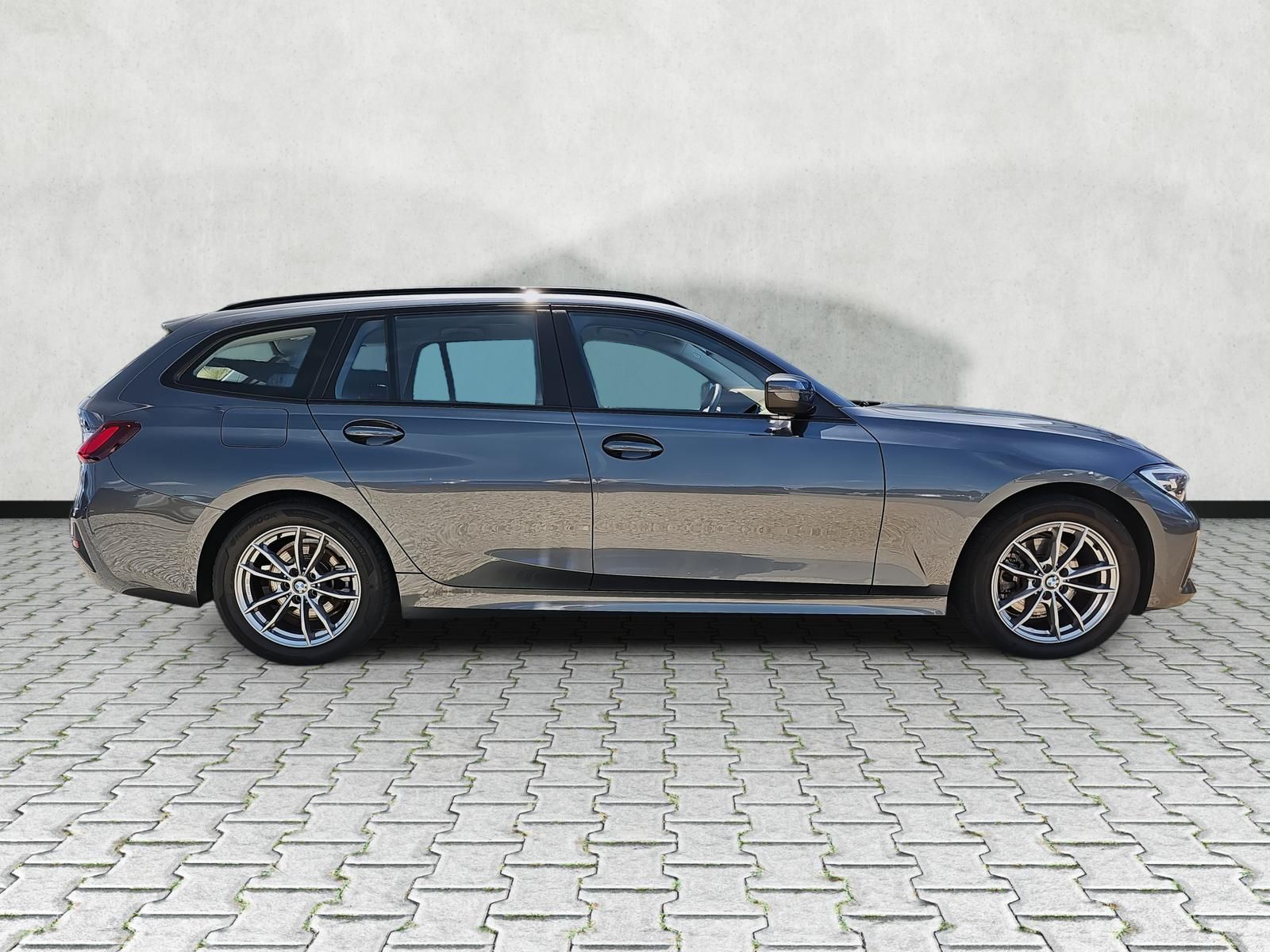 BMW 320d xDrive Touring Advantage - Samsaru's Car Outlet