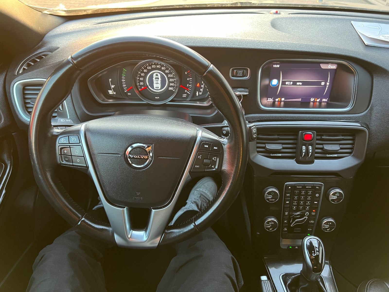 Volvo V40 Linje Svart+Kamera+LED+Tempomat+Start-Stop