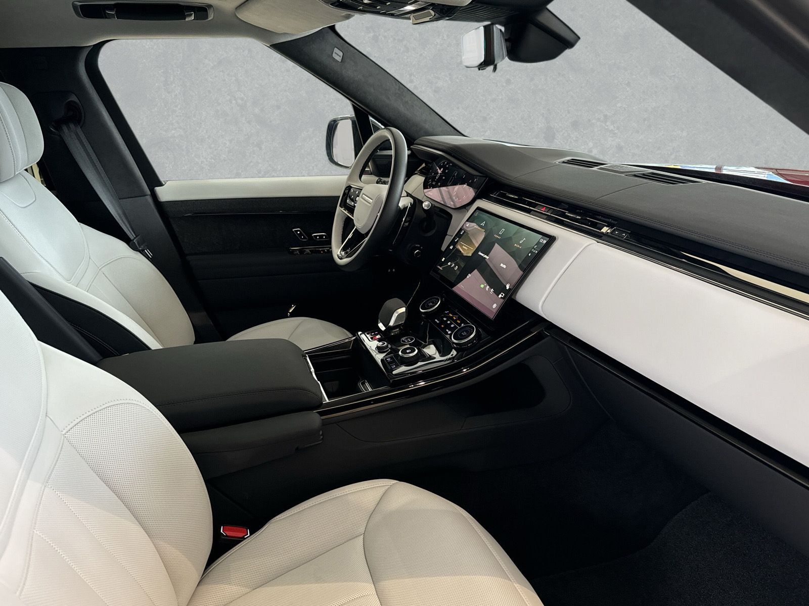 Range Rover Sport 4.4 First Edition - Samsaru's Car Outlet