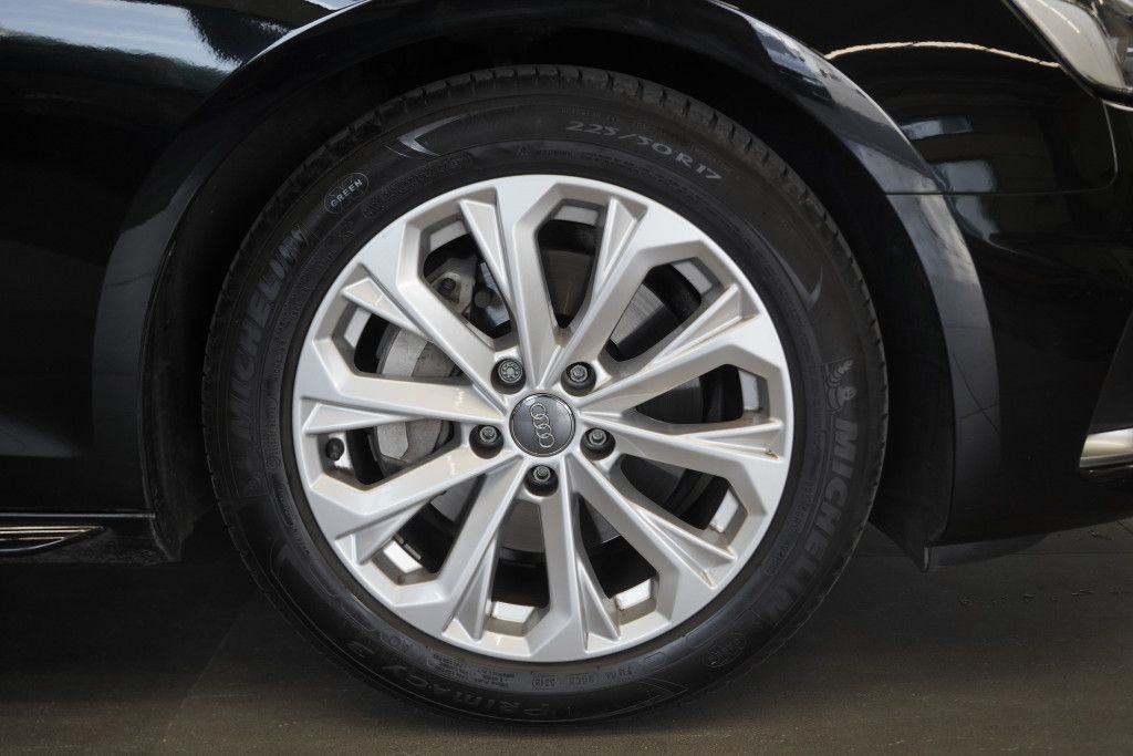 Audi A4 Avant 40 TDI q. - Samsaru's Car Outlet
