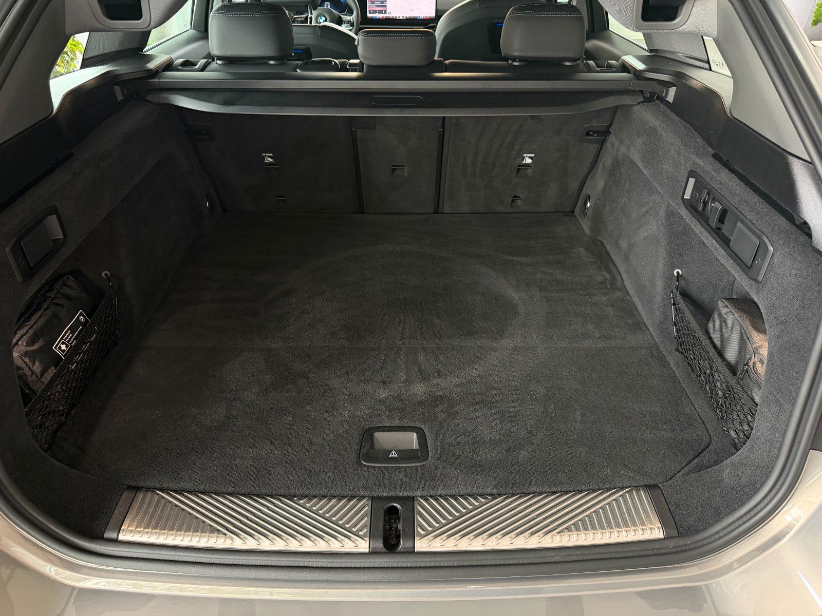 BMW 520d xDrive / AHK / 360° / Abstandtemp. / H&K